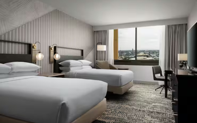 Premium High Floor Twin room with city view
