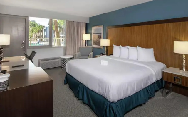 Standard room with Balcony or Patio