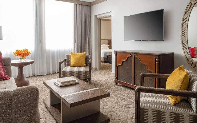 Merrick Double Suite with pool view