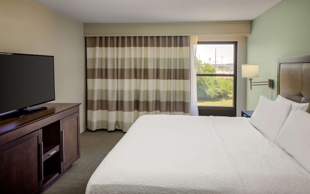 Mobility/Hearing Access Double Suite
