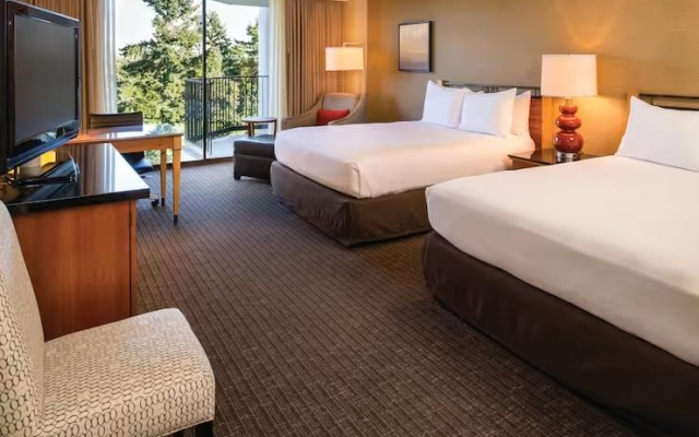 Room with balcony and with mountain view