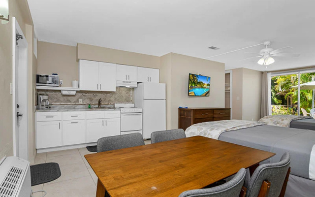 Deluxe Kitchenette room