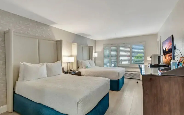 Standard Twin room with balcony