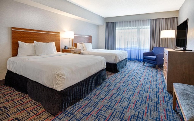 1 Bedroom Accessible Tub Double Suite