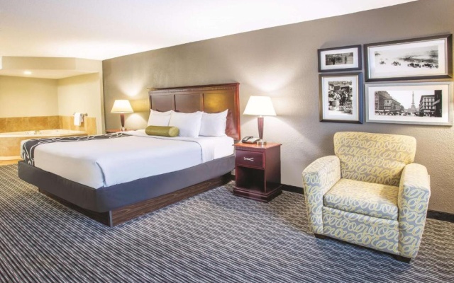 Whirlpool Double Suite