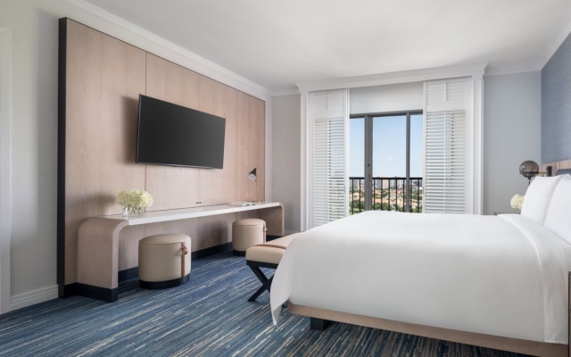 Executive Double Suite with balcony and with golf view