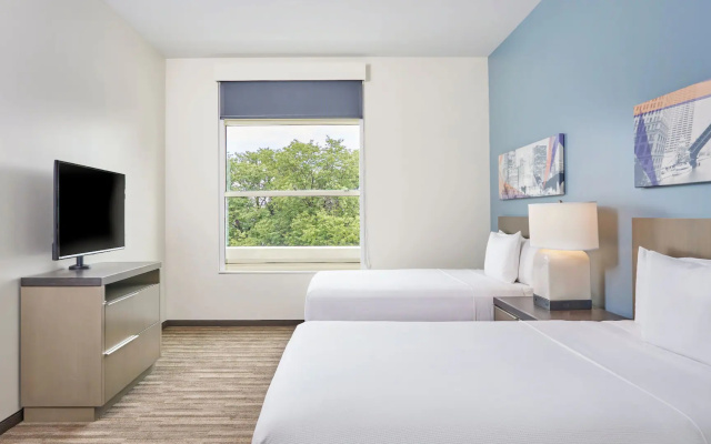 1 Bedroom Accessible Twin Suite