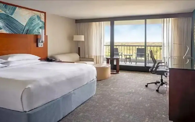 Deluxe room with partial ocean view