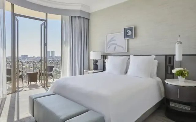 1 Bedroom Beverly Double Suite with balcony and with view