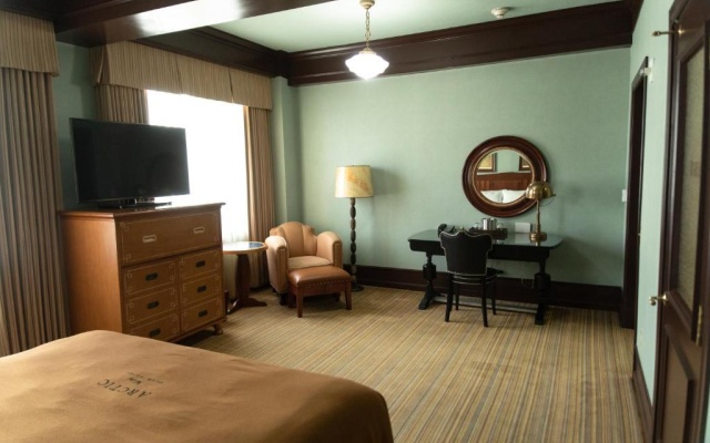 Double Rainier Suite with balcony