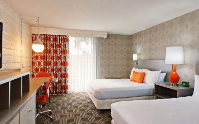 Deluxe Accessible Twin room