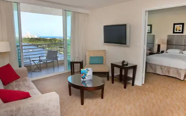Intracoastal view Suite with balcony and with ocean view