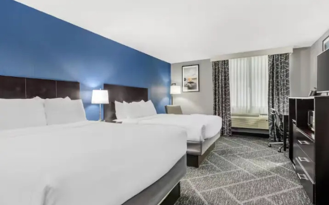 Twin room with pool view