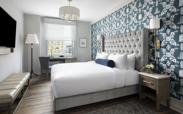 Classic High Floor room with view