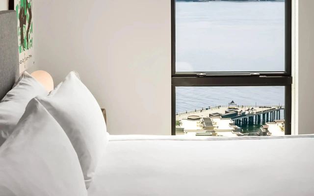 North Penthouse Thompson Suite with water view
