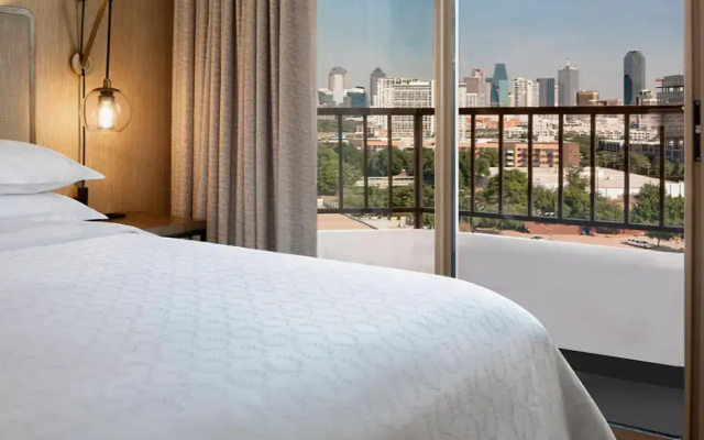 2 Bedrooms High Floor Suite with balcony