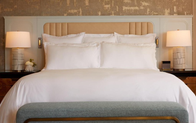 Deluxe Double room with pool view