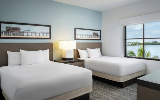Den Guest Twin room with river view