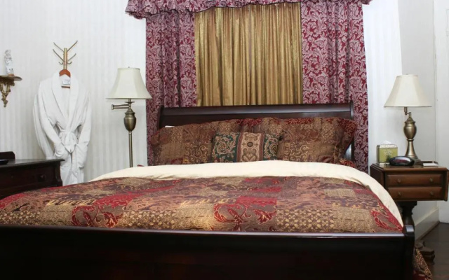 photo 3 of The Gridley Inn B&B
