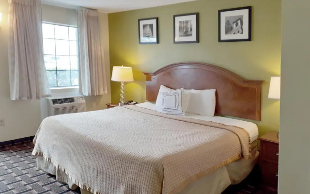 photo 2 of Savannah Garden Hotel