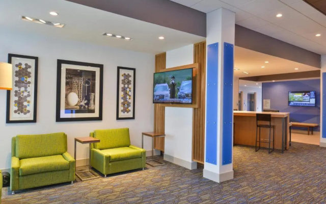 photo 2 of Holiday Inn Express & Suites Omaha Airport by IHG