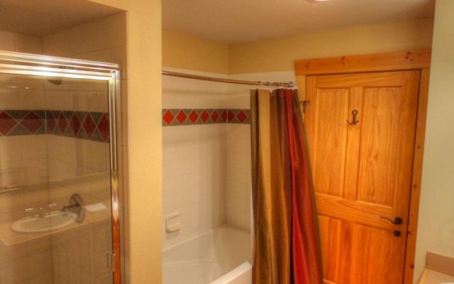 photo 5 of Comfortable Condo, Outstanding Location - TX414 by RedAwning