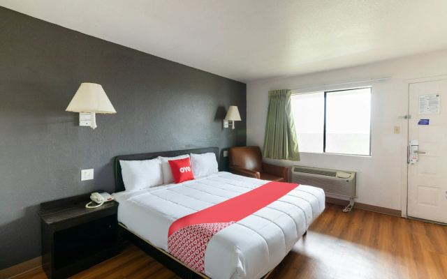 photo 4 of Studio 6 Irving, TX – DFW North