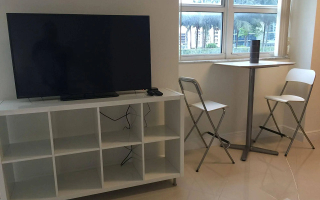 photo 5 of Lyx Suites at One Broadway