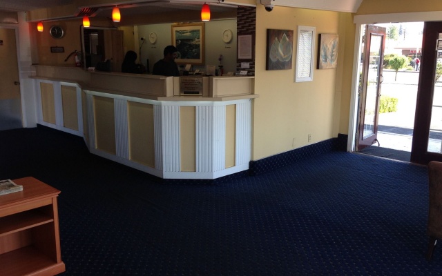 photo 2 of Travelodge by Wyndham Tacoma Near McChord AFB