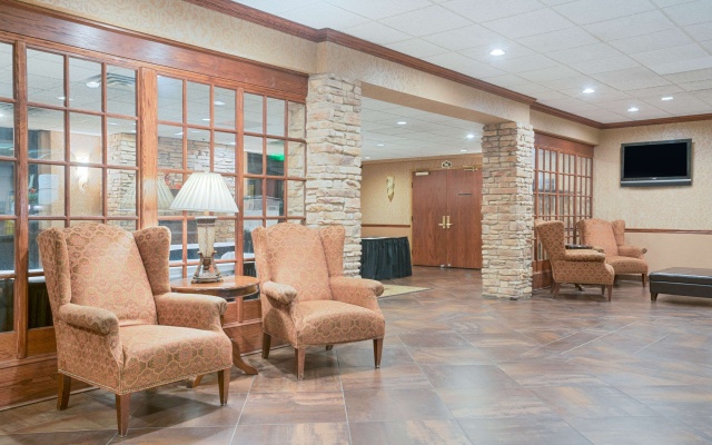 photo 2 of Ramada by Wyndham Plymouth Hotel & Conference Center