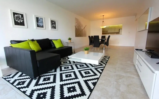 photo 4 of 1 Bedroom Park View Apartment Or419