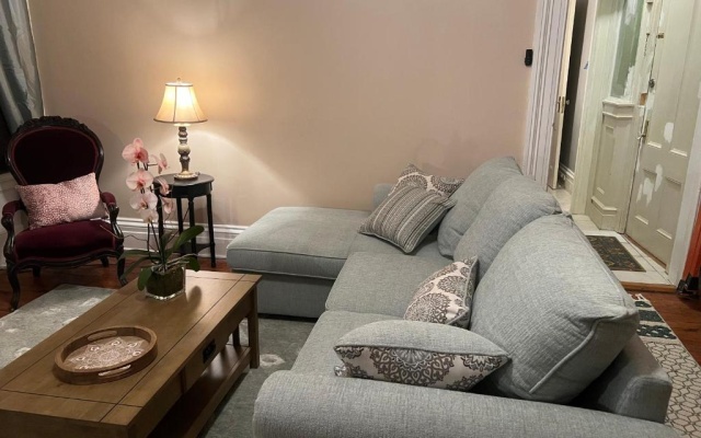 photo 5 of 1 Br Private Victorian Apt in Convenient City Location on Half Acre Sleeps 4