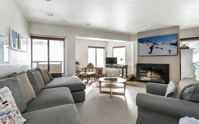 photo 5 of 103 Fallridge Miniums 3 Bedroom Condo by RedAwning