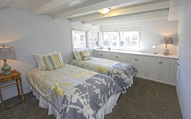 photo 5 of 1101 W Bay Ave Sml 4 Bedroom Home