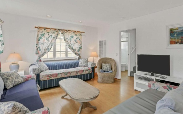 photo 3 of 1106 Park Avenue