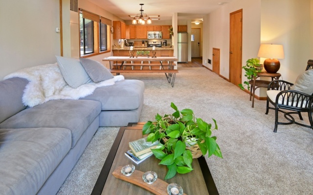 photo 2 of 11443 Northwoods Blvd House Unit B - 2 Br home by RedAwning