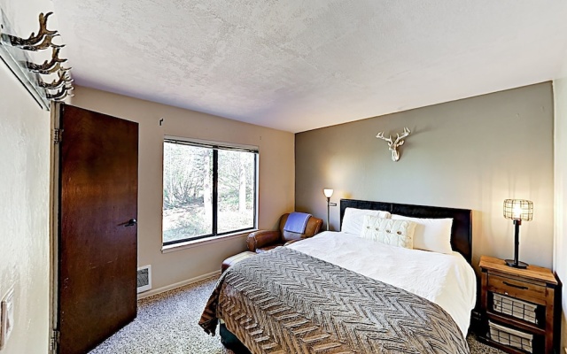 photo 5 of 11711 Truckee - 2 Br Condo