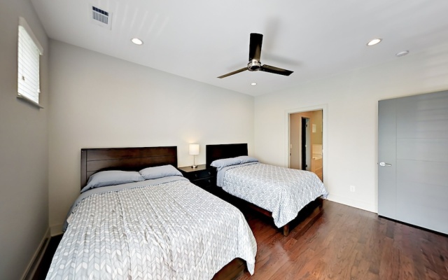 photo 4 of 11th1008 3 Bedroom Townhouse