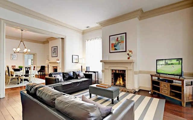 photo 2 of 125 E Liberty Home 2 Bedrooms 2.5 Bathrooms Townhouse