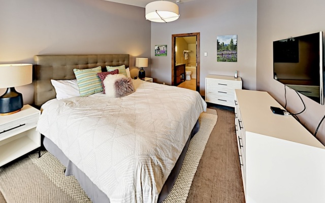 photo 4 of 137 Benchmark Rd Condo Unit 518 3 Bedrooms 3 Bathrooms Condo