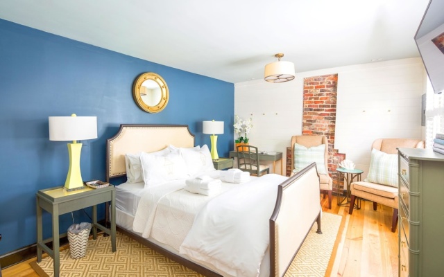 photo 2 of 154 E Spring Street - 1 BR / 1 BA Holiday home 1