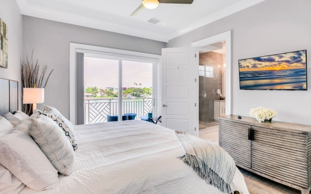 photo 3 of 158 Brightwater Condo by RedAwning