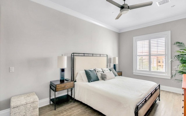 photo 4 of 158 Brightwater Condo by RedAwning