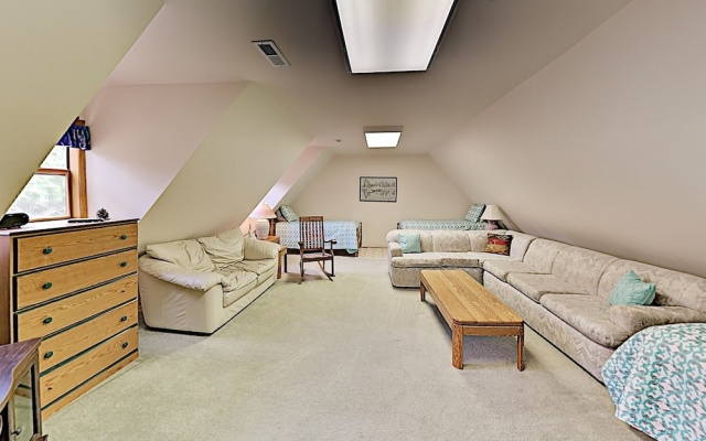 photo 5 of 16973 Buck Horn Dr Home 5 Bedrooms 3.5 Bathrooms Home