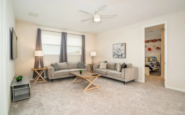 photo 5 of 5 BD 4.5 BH With Game Room and Spa