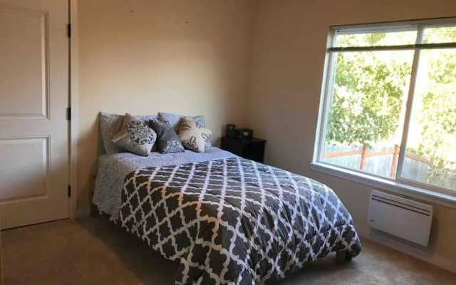 photo 2 of 1746 130th (6 bedrooms)