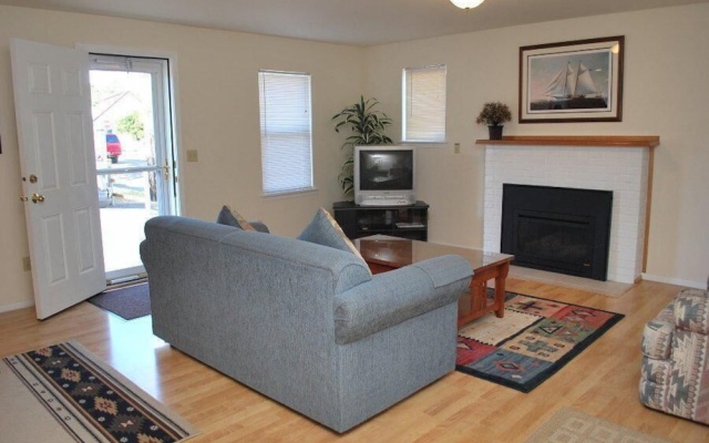 photo 3 of 1860 Beach Drive #1