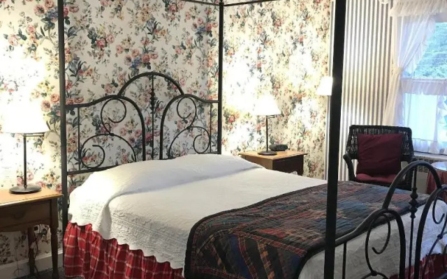 photo 5 of 1896 House Country Inn & Motels