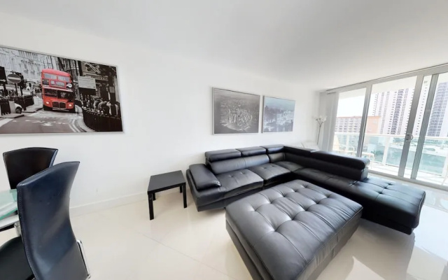 photo 3 of 19370 Collins Ave # 1017