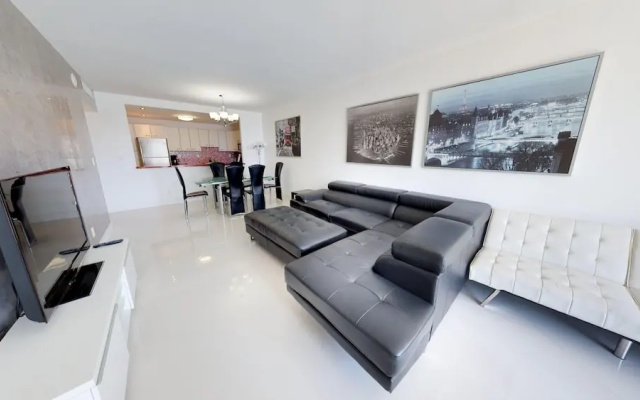 photo 4 of 19370 Collins Ave # 1017